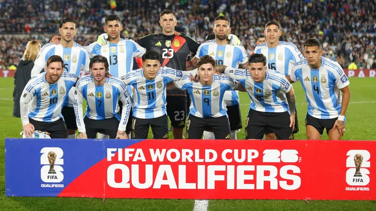 Argentina pose for a team photo prior to the FIFA World Cup 2026 South American Qualifier match against Colombia.