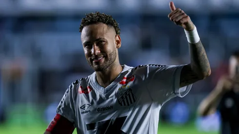 Neymar Junior of Santos cheers their fans