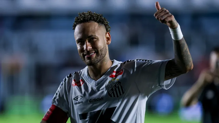 Neymar Junior of Santos cheers their fans