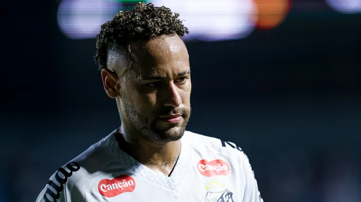 Neymar Junior of Santos looks on 
