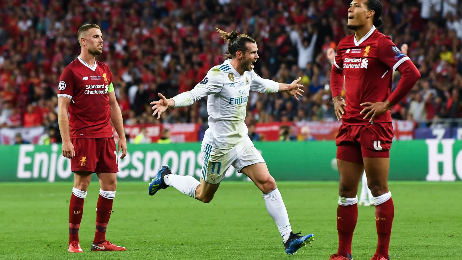 Gareth Bale scoring a goal for Real Madrid vs Liverpool