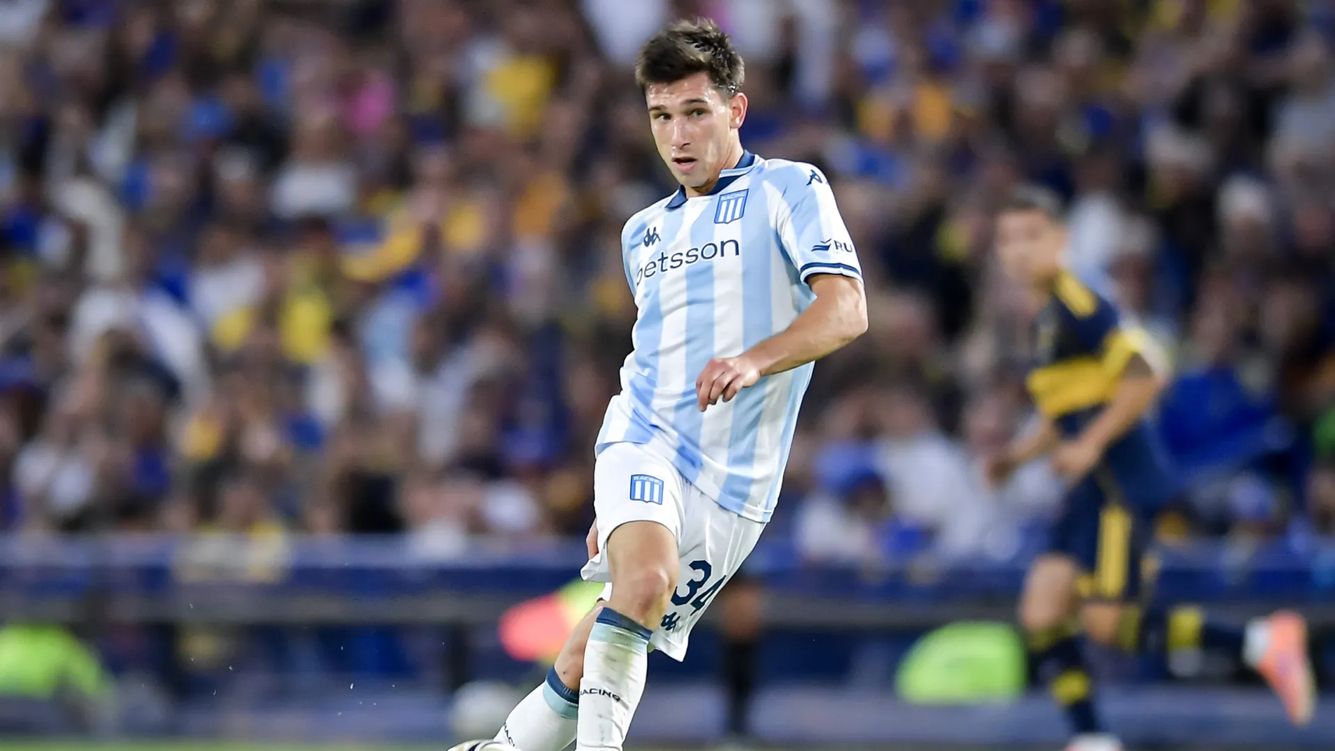Argentina defender Facundo Mura playing for Racing Club.
