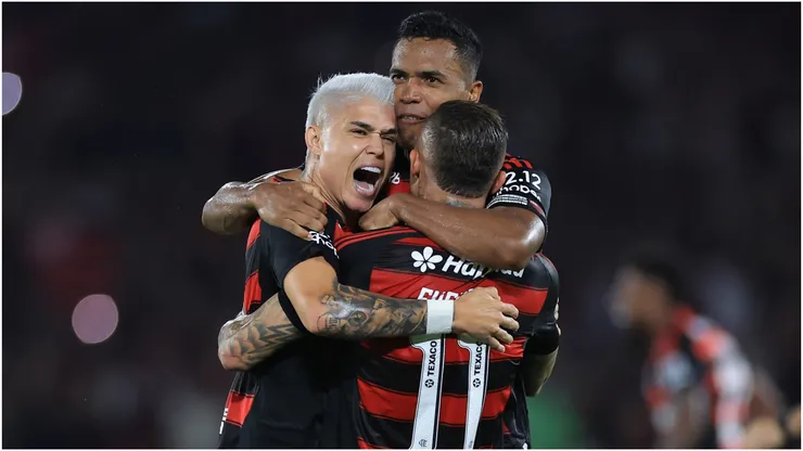 Luiz Araujo, Alex Sandro and Everton of Flamengo
