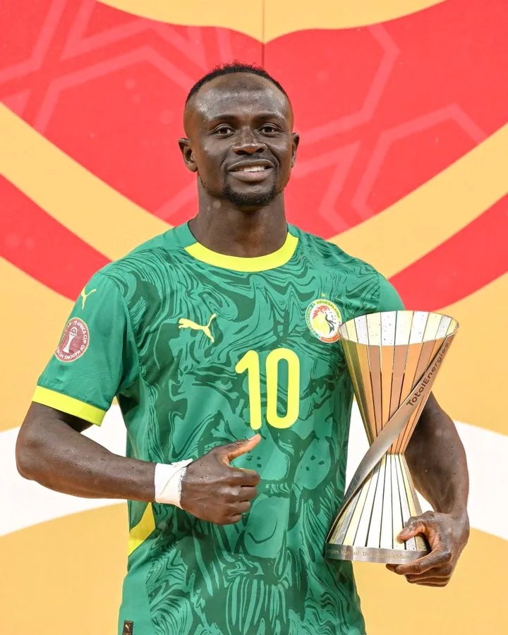 Sadio Mane with the 2025 Africa Cup of Nations Best Player of the Tournament award.