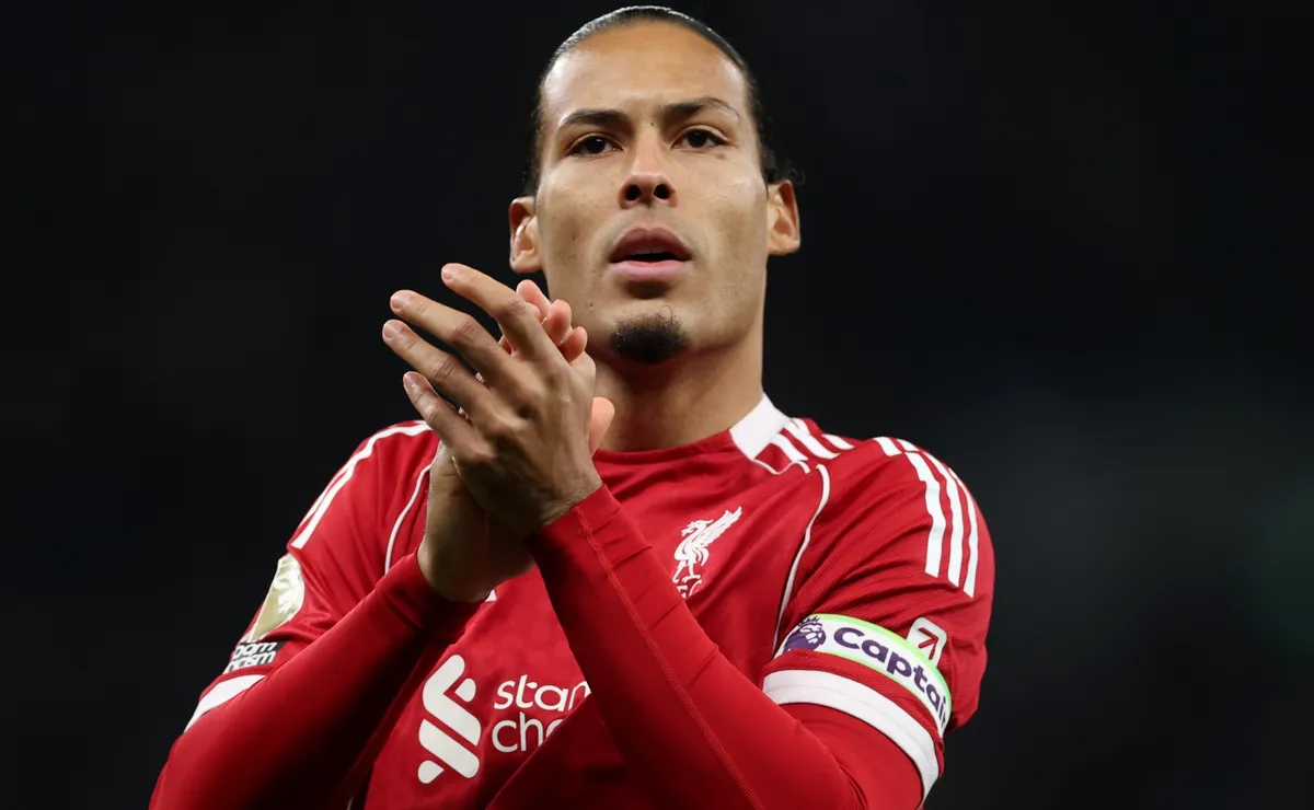 Virgil van Dijk replacement nears as Liverpool reportedly target $135m Premier League defender amid Manchester United battle