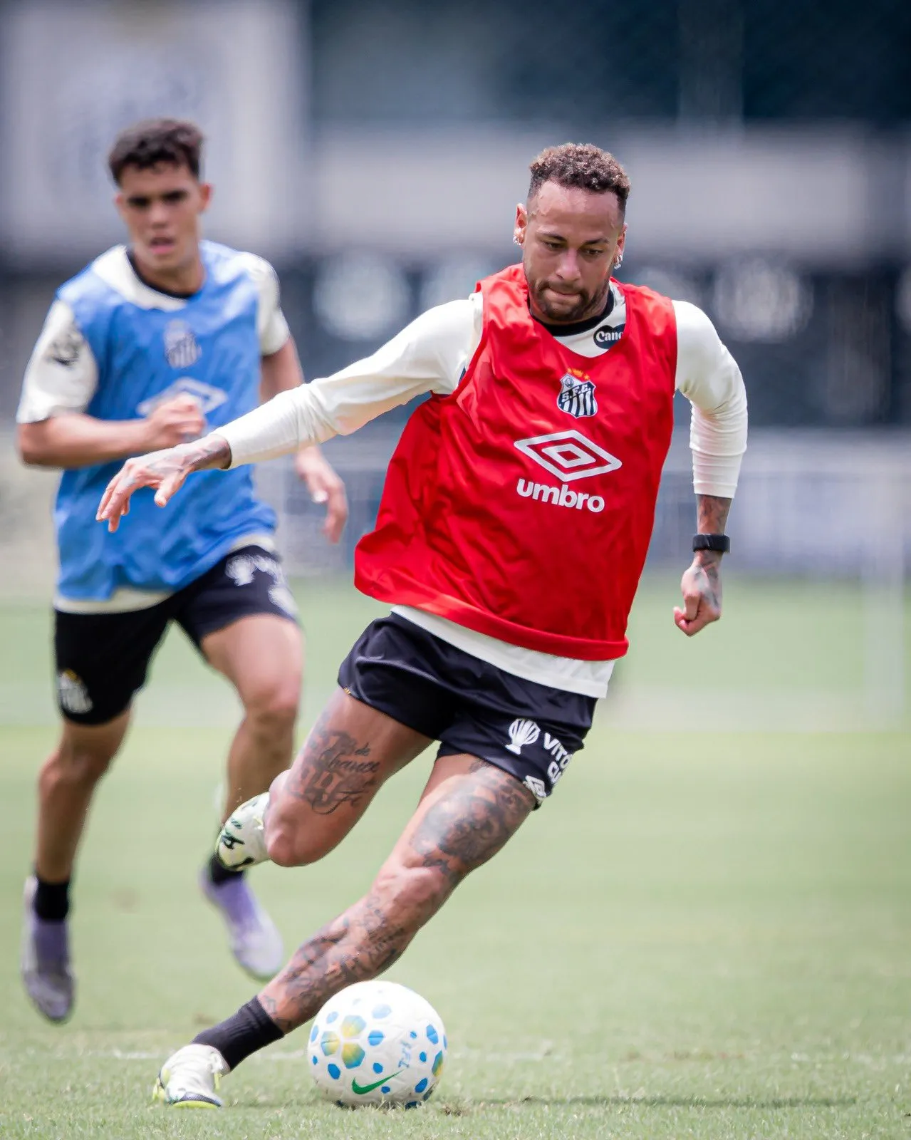 Neymar training in Santos.