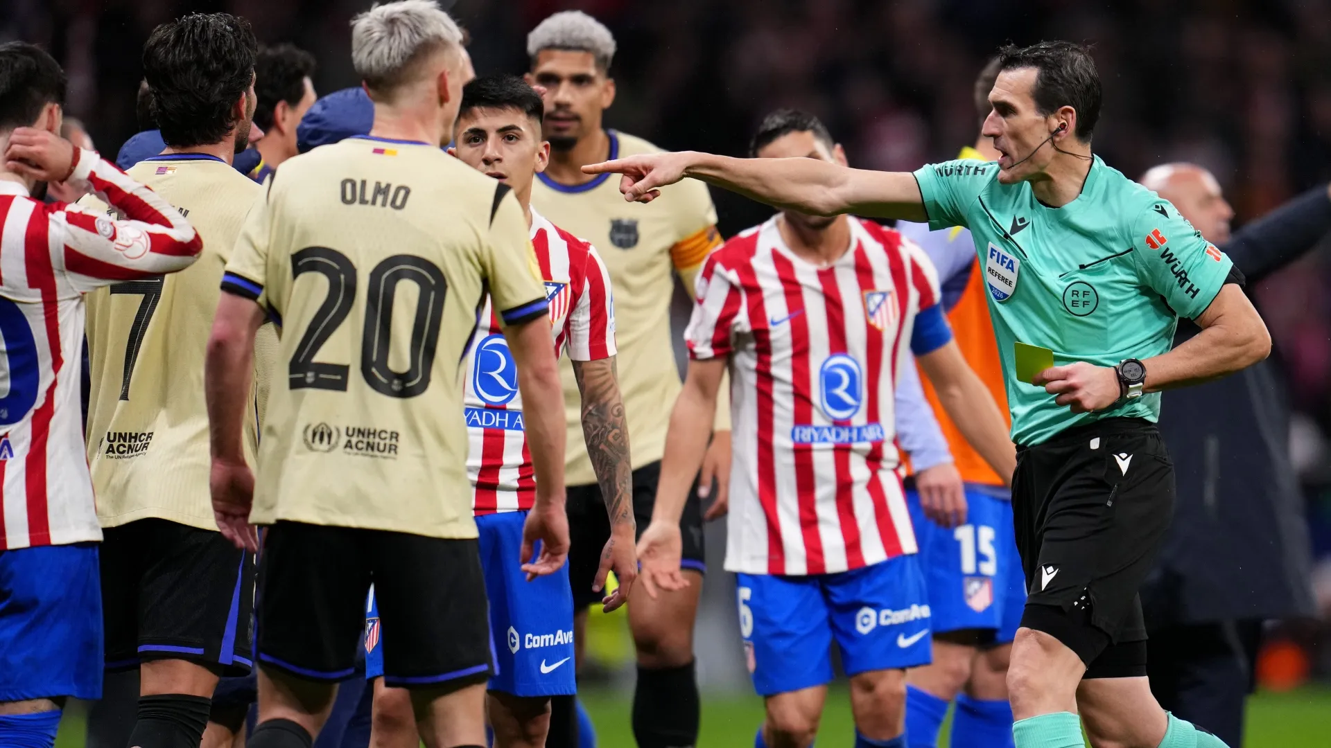 Discussions between players in the Copa del Rey semifinals match (Aitor Alcalde/Getty Images)