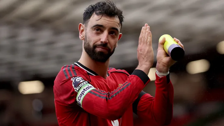 Bruno Fernandes of Manchester United applauds the fans.
