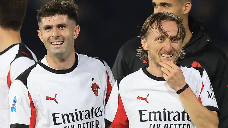 Christian Pulisic and Luka Modric of AC Milan celebrates the victory after during the Serie A match.
