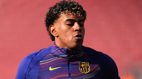 Lamine Yamal of FC Barcelona warms up prior to the LaLiga EA Sports match.