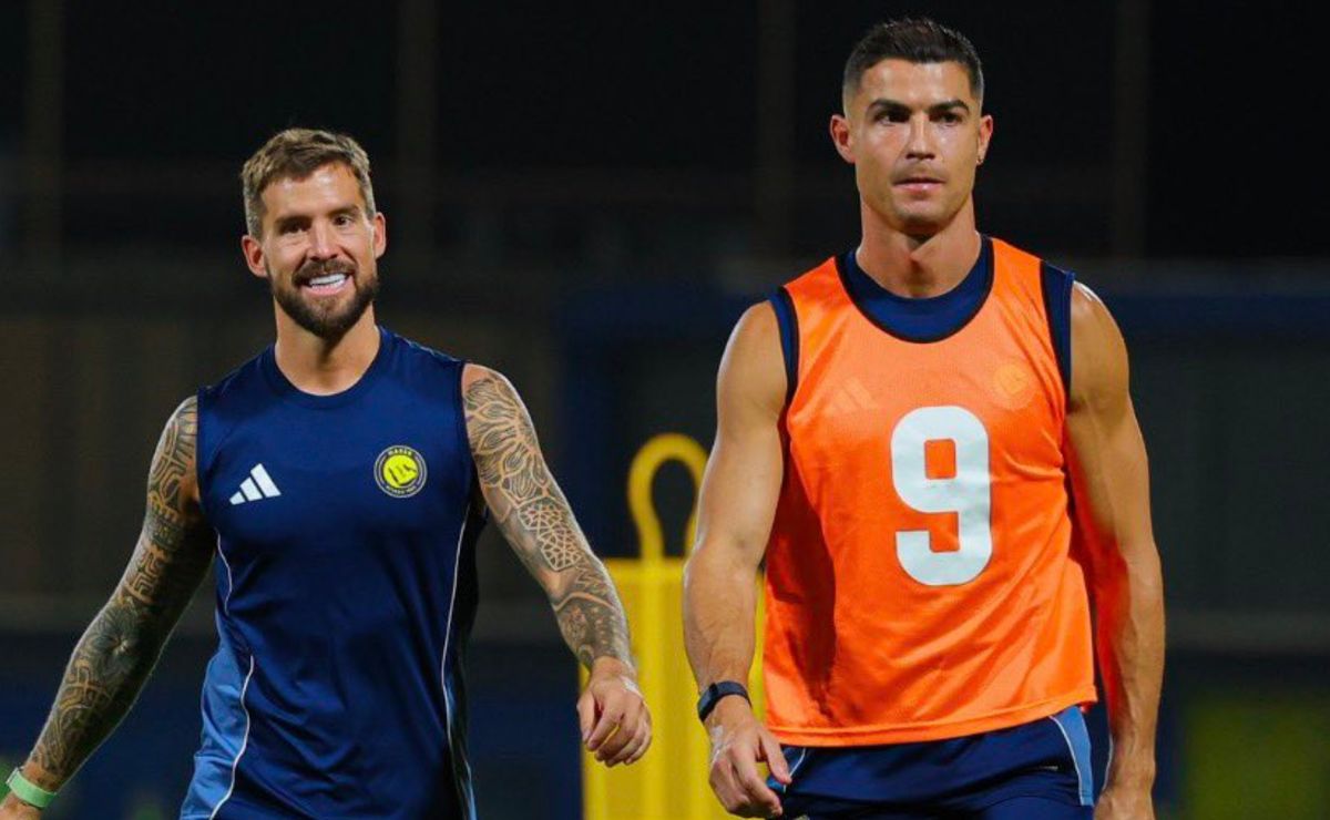 Cristiano Ronaldo gets major Al-Nassr squad update as key teammate Inigo Martinez reveals contract decision