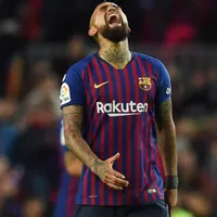 Former Barcelona star Arturo Vidal says he felt robbed against Real Madrid: ‘That’s why they invented VAR’