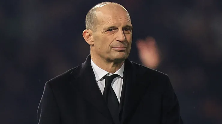 Massimiliano Allegri manager of AC Milan looks on during the Serie A match.