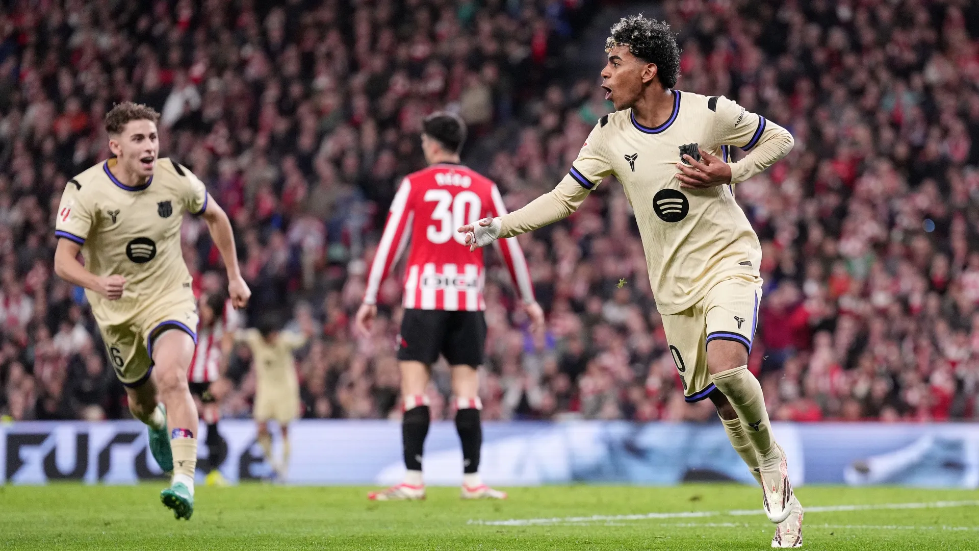 Lamine Yamal of FC Barcelona scores against Athletic Club.
