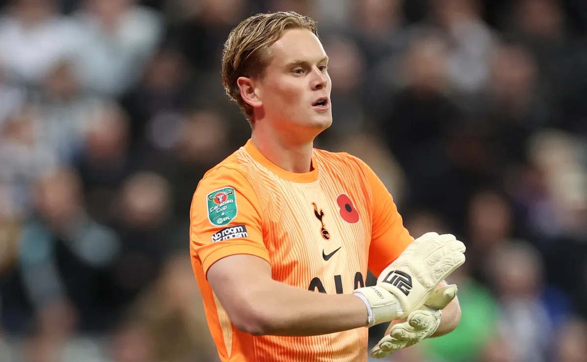 Tottenham's Kinsky sets unwanted record after conceding three goals ...