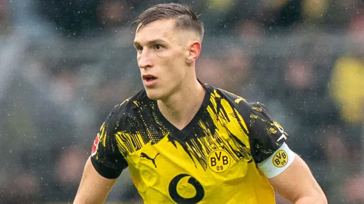 Nico Schlotterbeck of Borussia Dortmund in action during the Bundesliga match.
