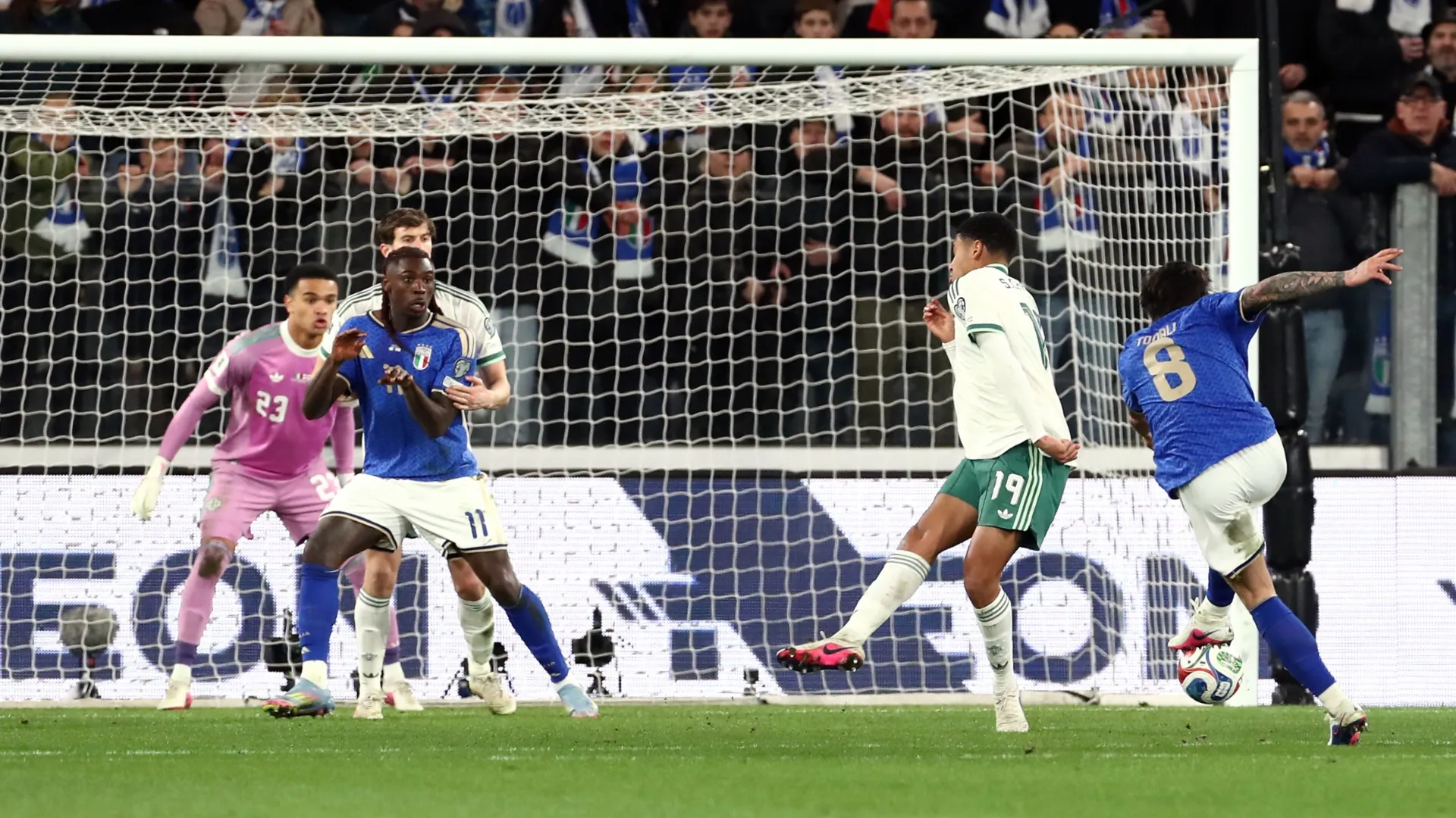 Sandro Tonali of Italy scores his team's first goal.
