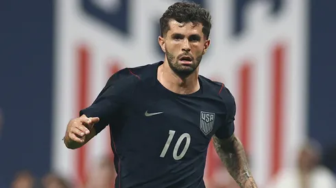 Christian Pulisic #10 of the United States dribbles