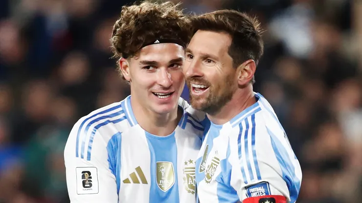Julian Alvarez and Lionel Messi are teammates at the Argentina national team.