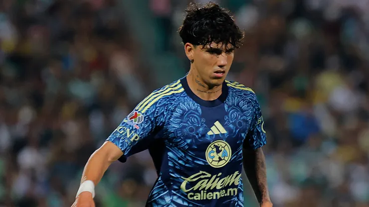 Kevin Alvarez of America