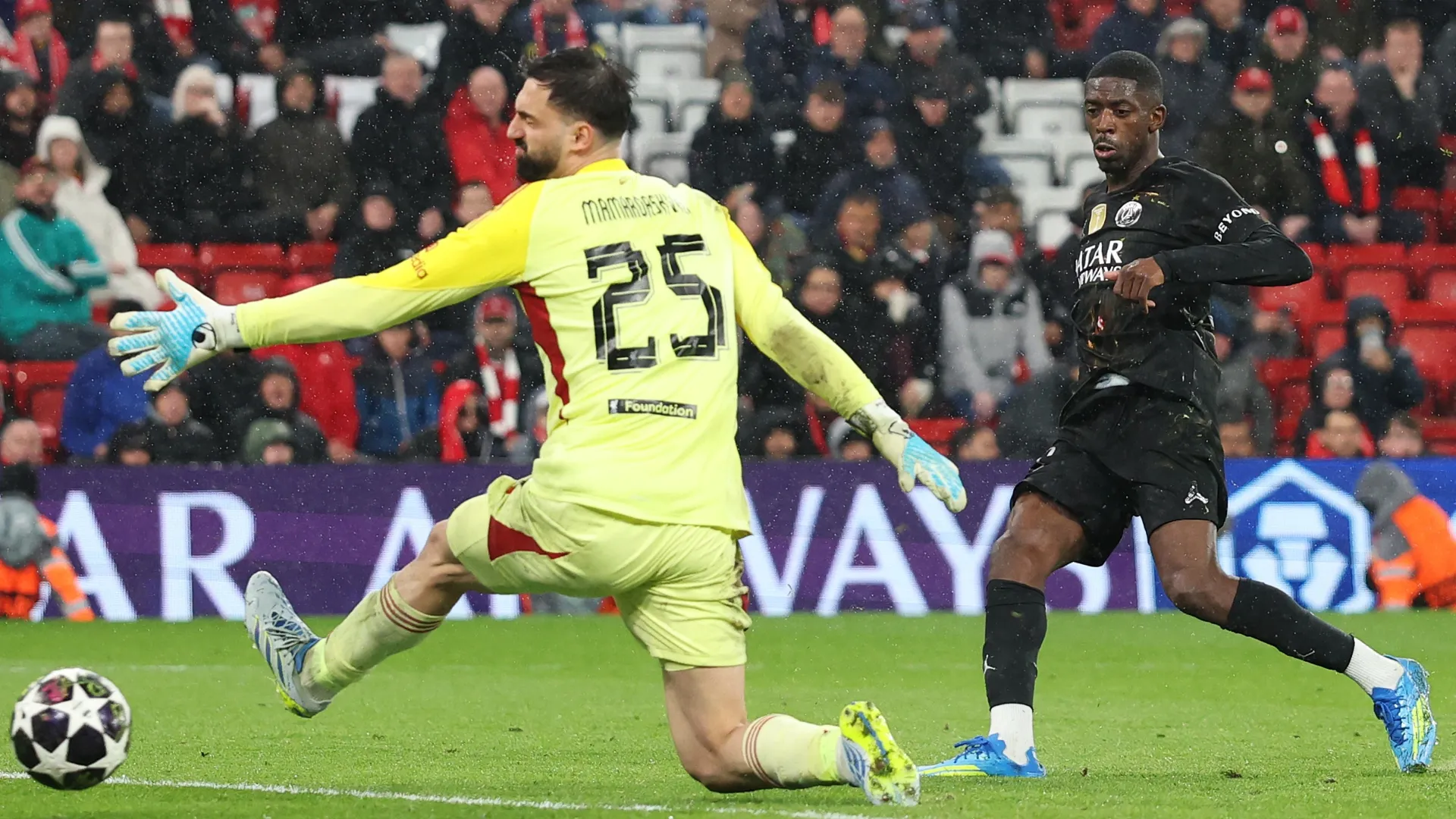 PSG star Ousmane Dembele scoring against Giorgi Mamardashvili