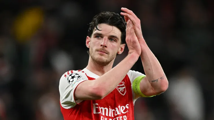 Declan Rice of Arsenal shows appreciation to the fans following the team's victory against Sporting CP.