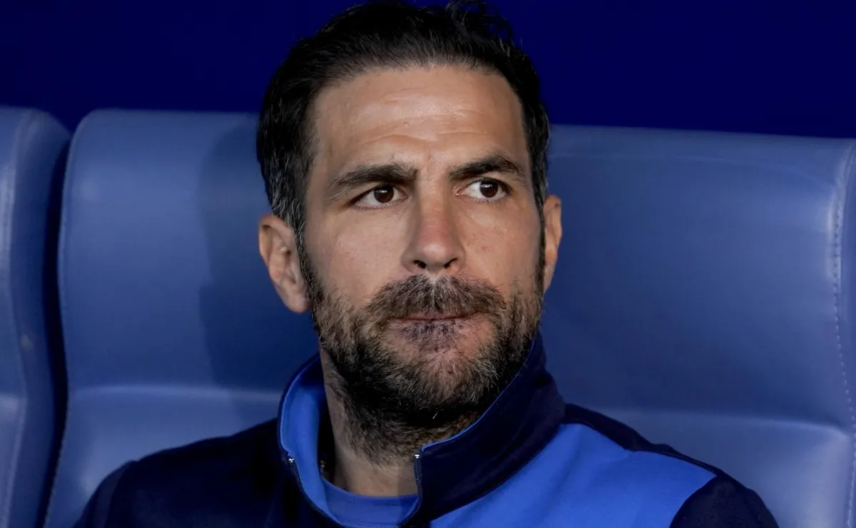 Chelsea get message as Como president says Cesc Fàbregas ‘is free to go’