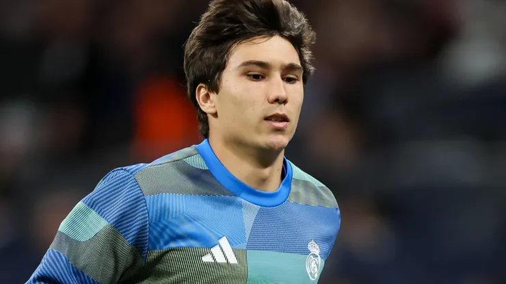 Gonzalo Garcia of Real Madrid warms up during the LaLiga EA Sports match.
