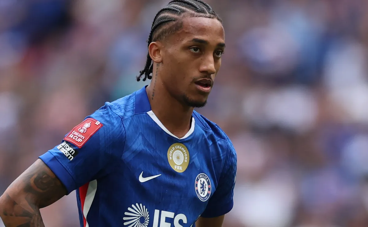 João Pedro reportedly linked to Barcelona if Julián Álvarez move falls through