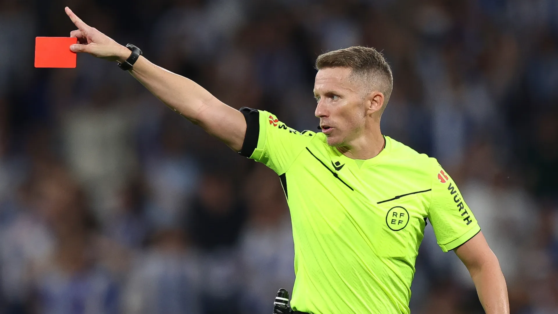 referee red card