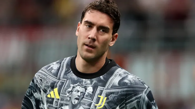 Dusan Vlahovic of Juventus warms up prior to the Serie A match.