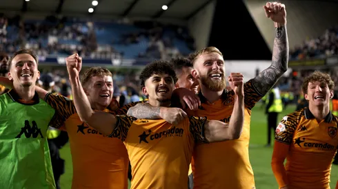 Mohamed Belloumi and Oliver McBurnie of Hull City.
