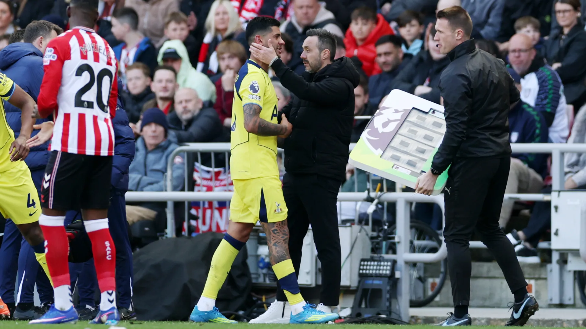 Cristian Romero was subbed off after suffering an injury against Sunderland. (Getty Images)