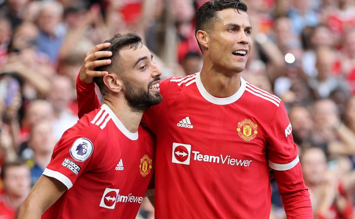 Bruno Fernandes joins exclusive Manchester United club led by Cristiano Ronaldo as Premier League Player of the Season