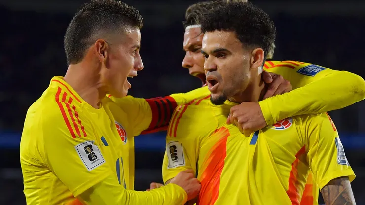 Luis Diaz of Colombia celebrates with teammates James Rodriguez