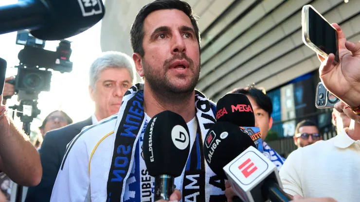 Riquelme runs for club president