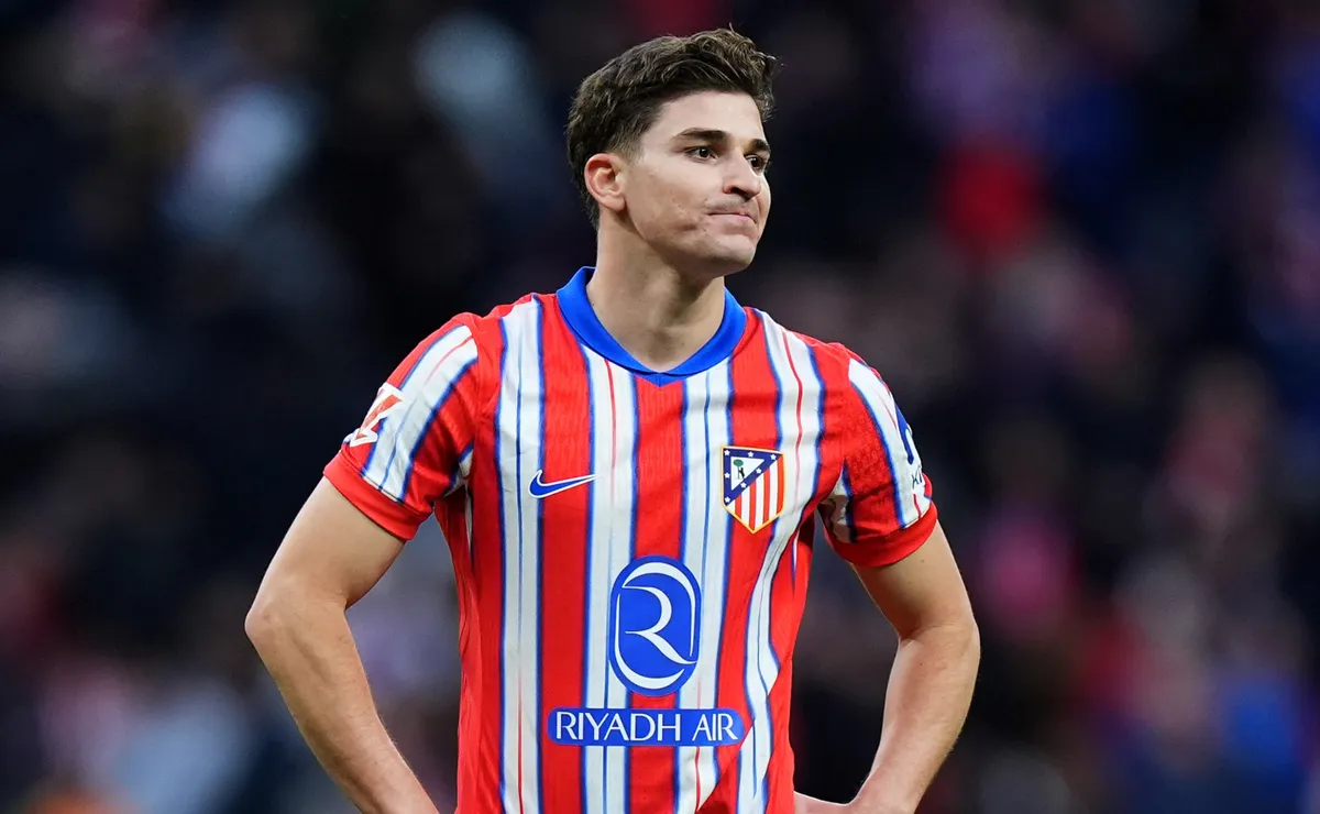 Report: Barcelona submit $116M offer to Atletico Madrid for Julian Alvarez
