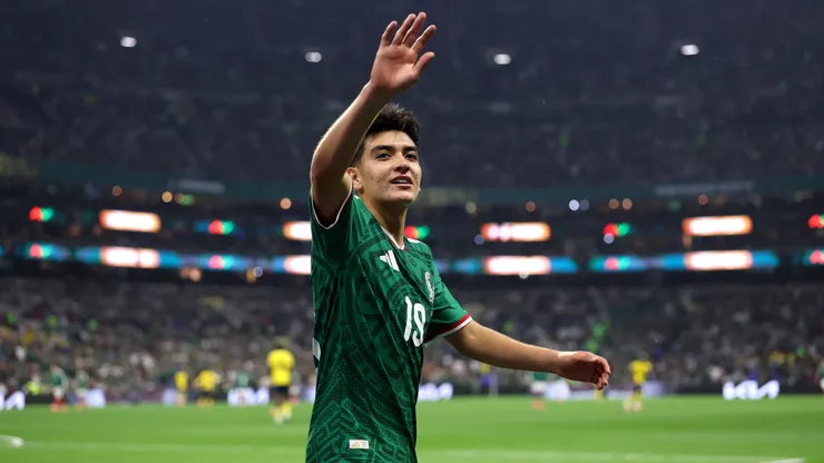 Gilberto Mora #19 of Mexico greets the fans.