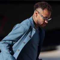 Video: Neymar arrives in the US with Brazil amid uncertainty over World Cup status