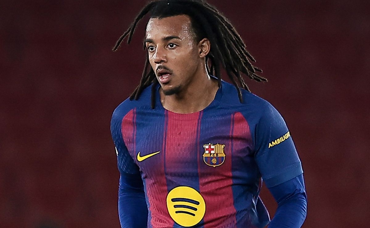 ‘I hope to stay at Barcelona’: Jules Koundé addresses exit rumors