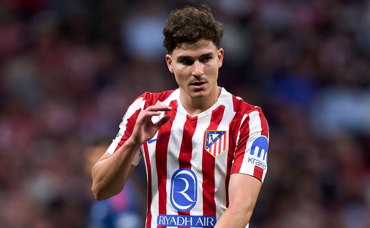 Julian Alvarez reportedly angry with Atletico Madrid due to club ignoring Barcelona’s formal offer