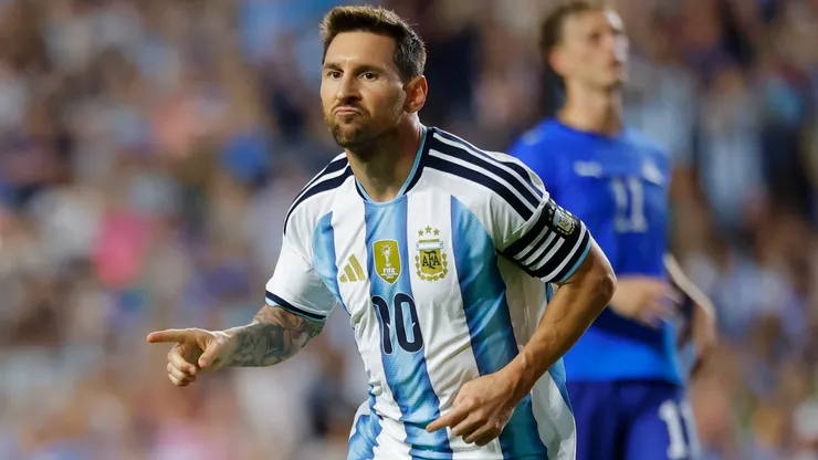 Lionel Messi celebrates a goal vs Iceland.
