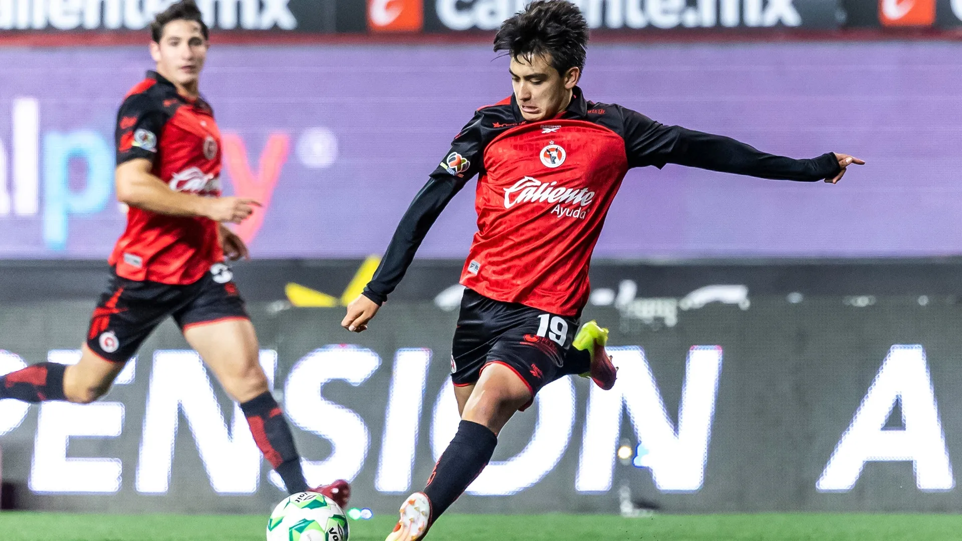 Gil Mora playing for Club Tijuana.