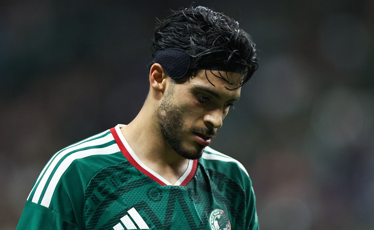 Why does Raul Jimenez wear a headband? The story behind the Mexico star’s signature accessory
