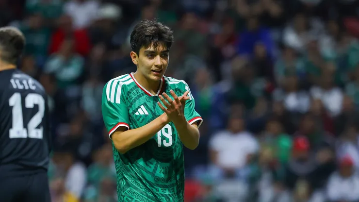 Gilberto Mora playing for Mexico.