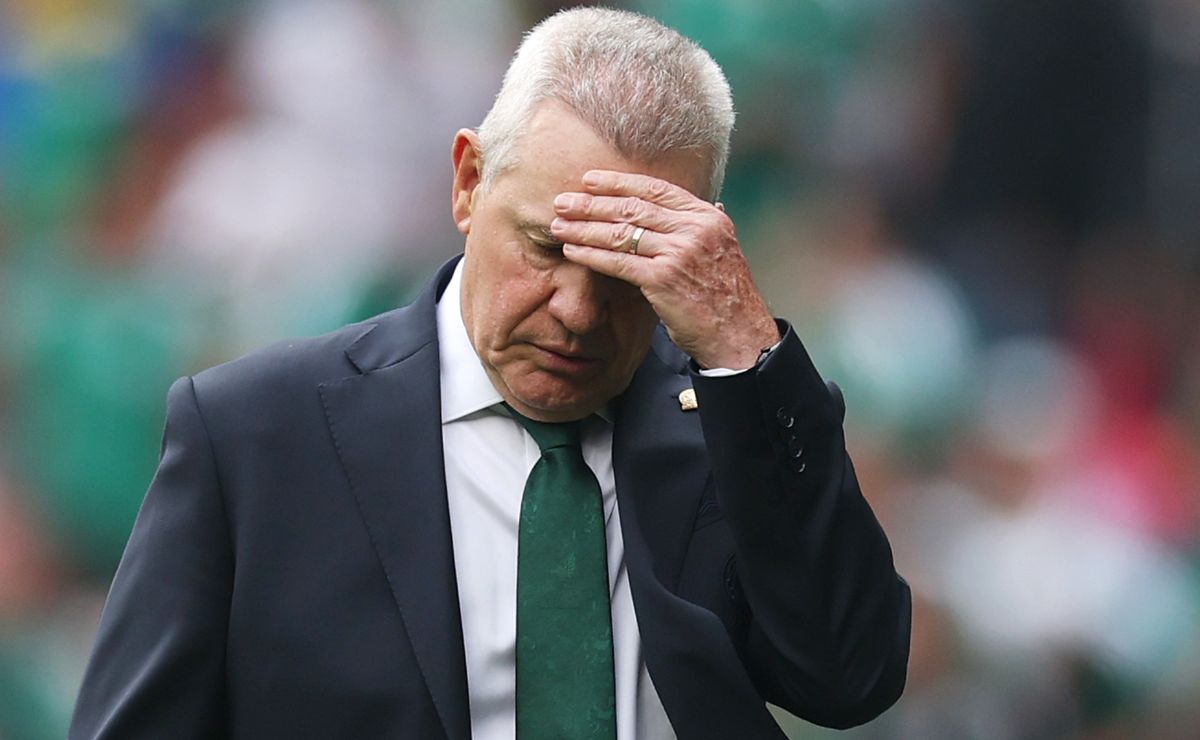 Mexico’s Javier Aguirre reveals his frustration over their performance, while defending Cesar Montes on his red card