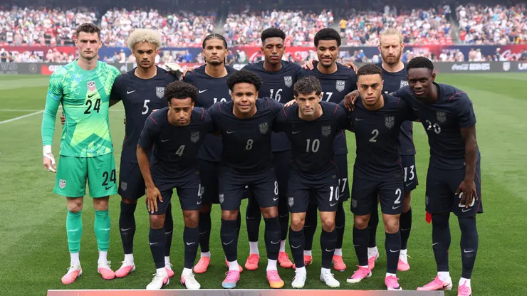 Players of United States pose for a team photograph.
