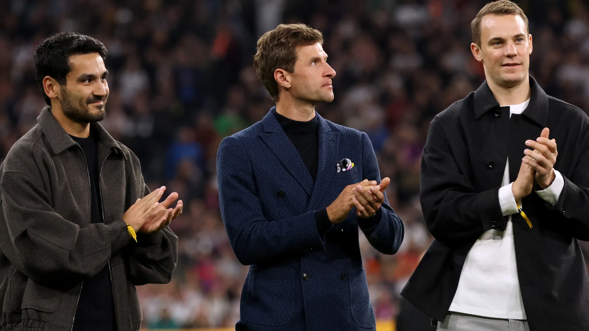 Gündogan was honored next to Müller and Neuer (Maja Hitij/Getty Images for VW)