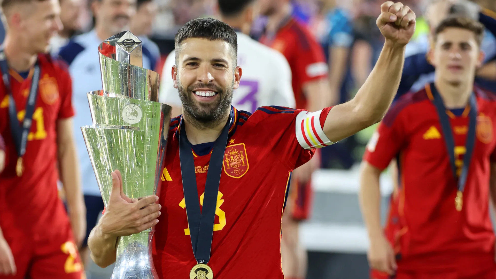 Jordi Alba of Spain with the UEFA Nations League trophy. (Getty Images)