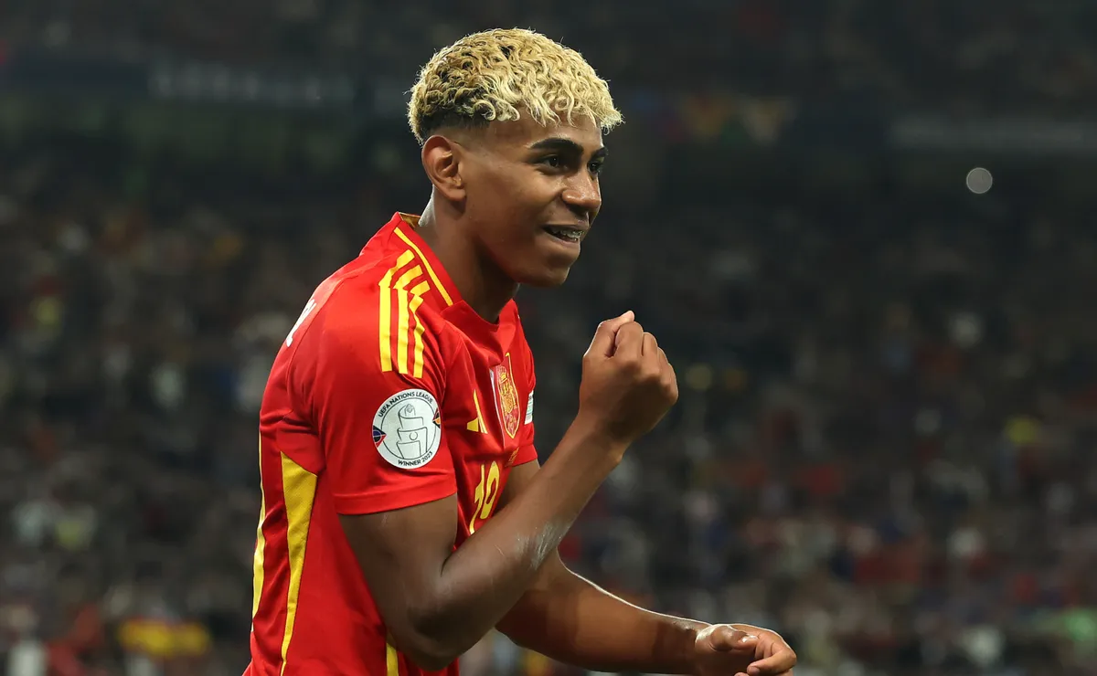 Lamine Yamal in ‘perfect condition’ but unlikely to play full match in Spain’s World Cup opener, says De la Fuente